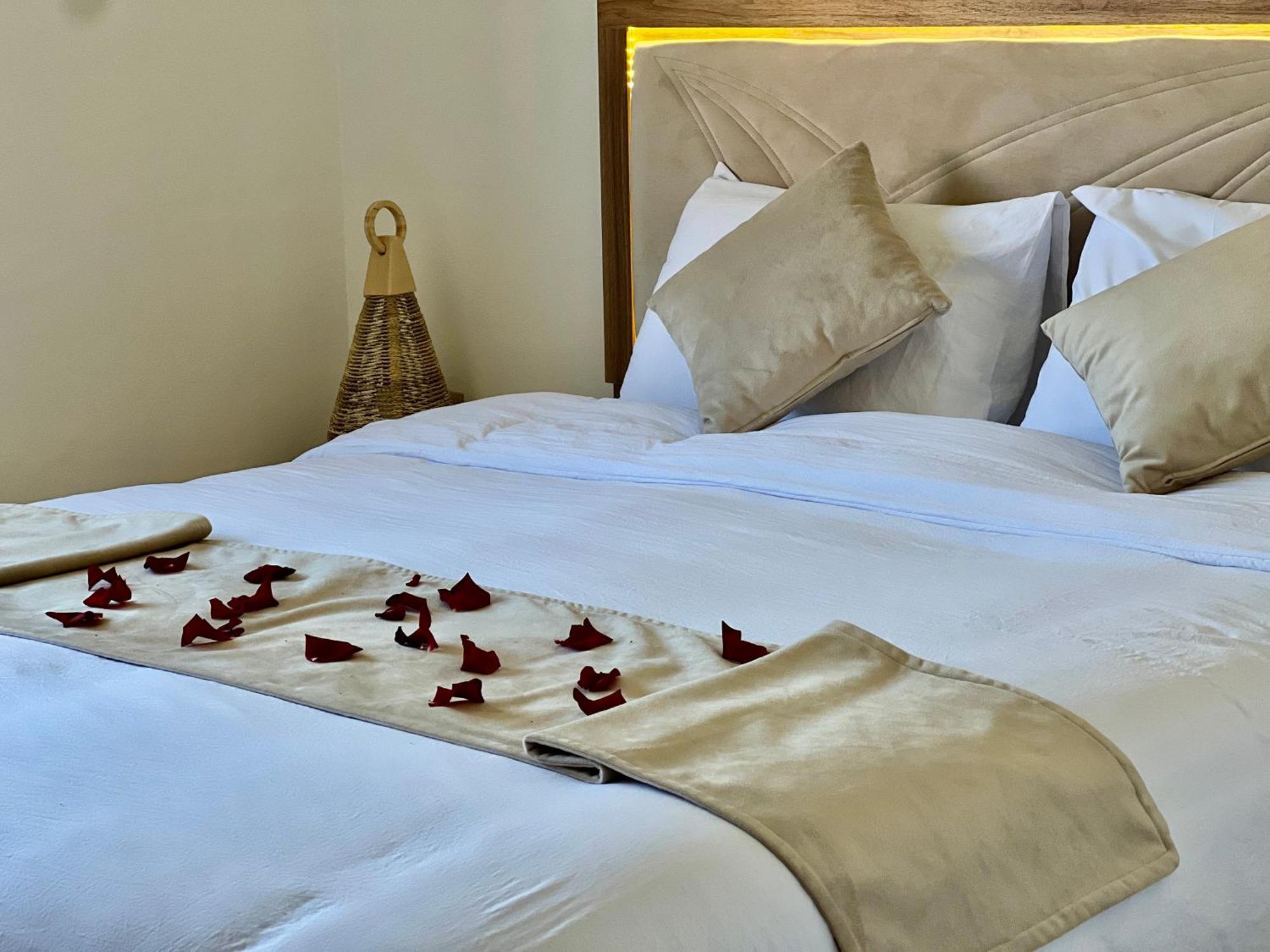 Mini-Villa Situee Dans Une Residence Prestigia A Marrakech, Avec Une Vue Sur La Piscine Et Le Golf Une Securite 24H Sur 24 Et Une Proximite Ideale De L Aeroport 5 Minutes C Est Une Offre Parfaite Pour Des Vacances Marrakesh Exterior photo